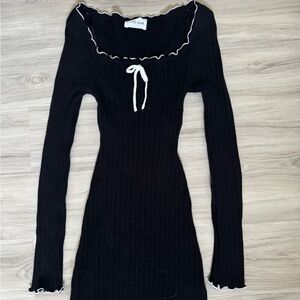 Olive & Oak Black Ribbed Long Sleeve Dress with White Trim